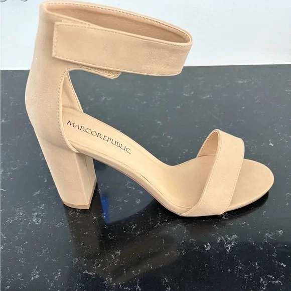 BRAND NEW Marc Republic Beige Block Heel Sandal with Ankle Strap - Picture 1 of 4